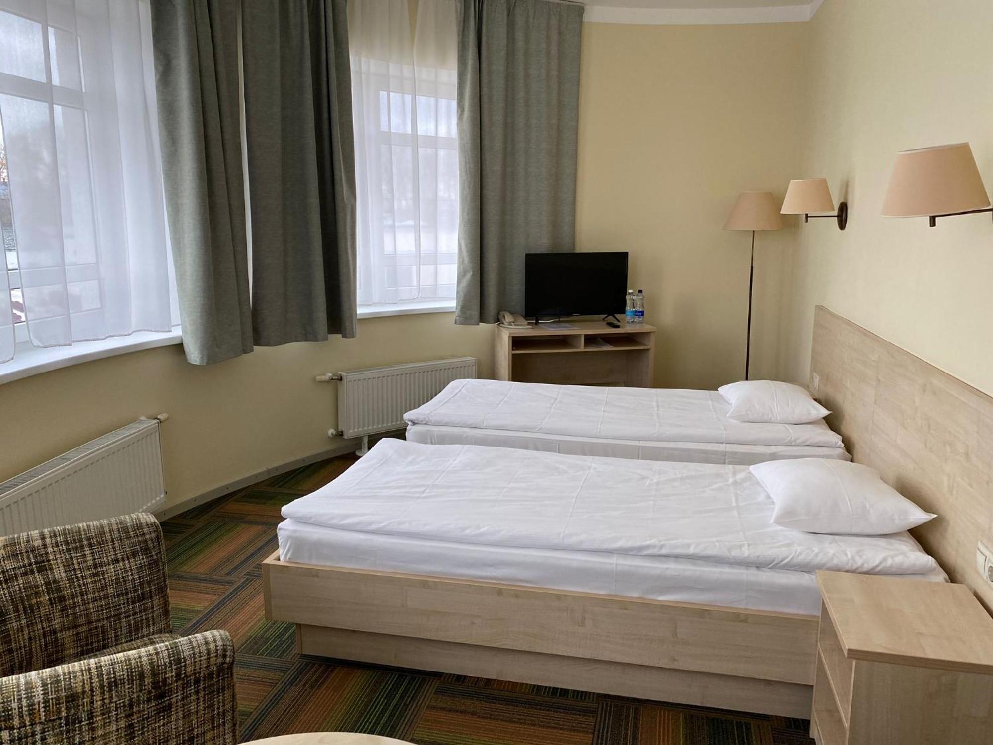 Viesnīca Kolonna 3*