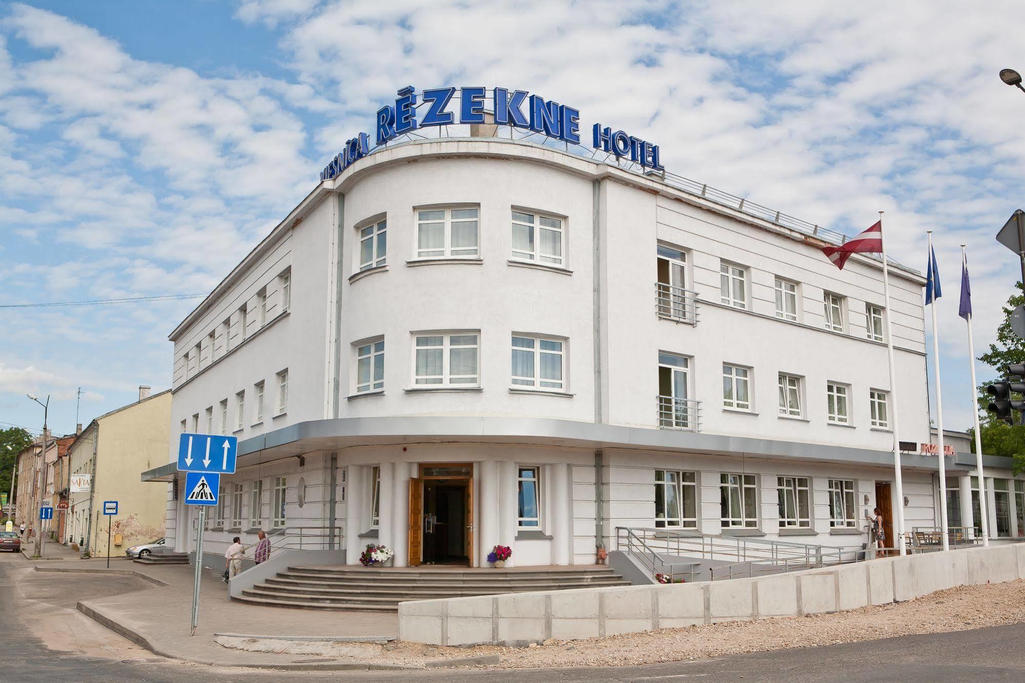 Viesnīca Kolonna 3*